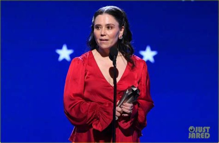 2020 Critics Choice Awards Alex Borstein Expresses Her Iconic Views On