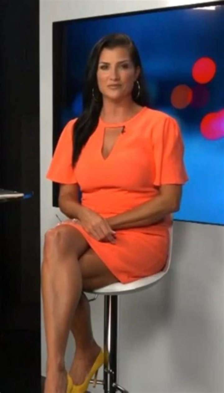 8 Hot Dana Loesch Bikini Pics