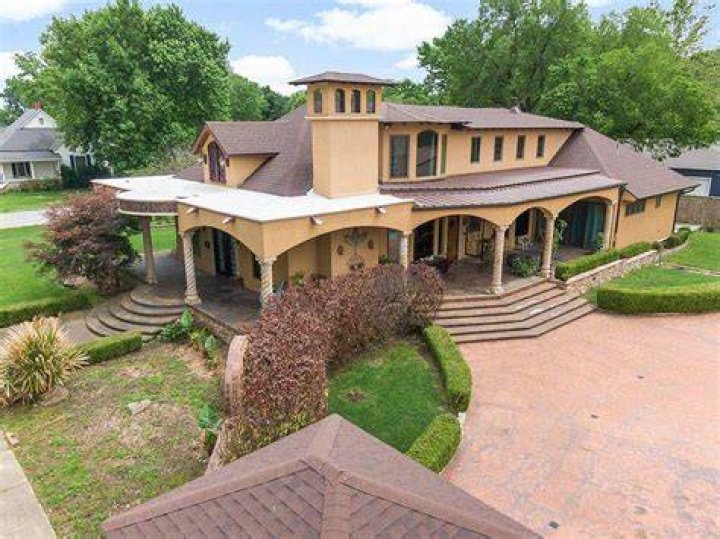AJ Hawk House Where does AJ Hawk's Live? Certain Doubts