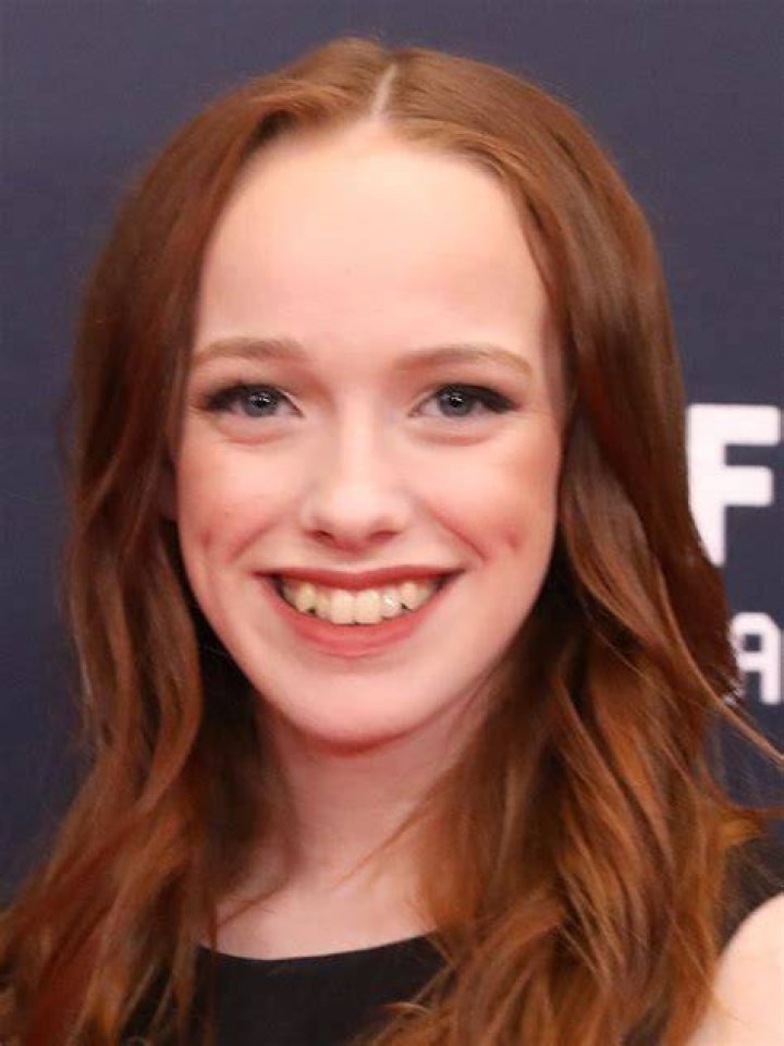 Amybeth Mcnulty Actress Wiki, Age, Height, Net Worth, Bio