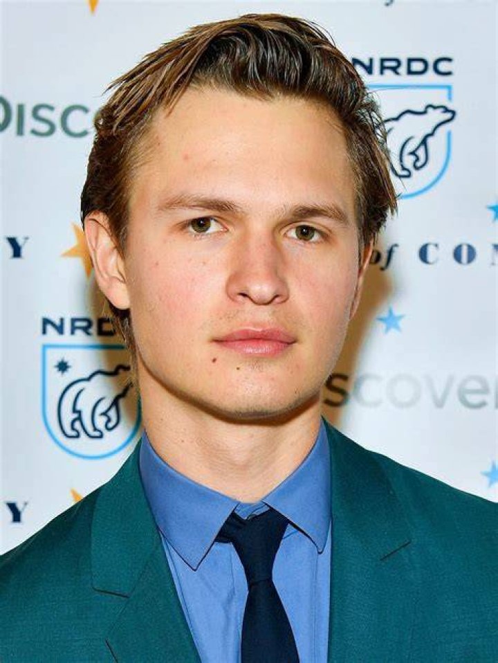 Ansel Elgort AdoroCinema