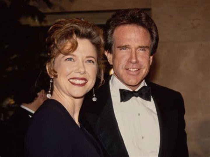 Bening and Husband Warren Beatty 'Love' to Do Date Nights