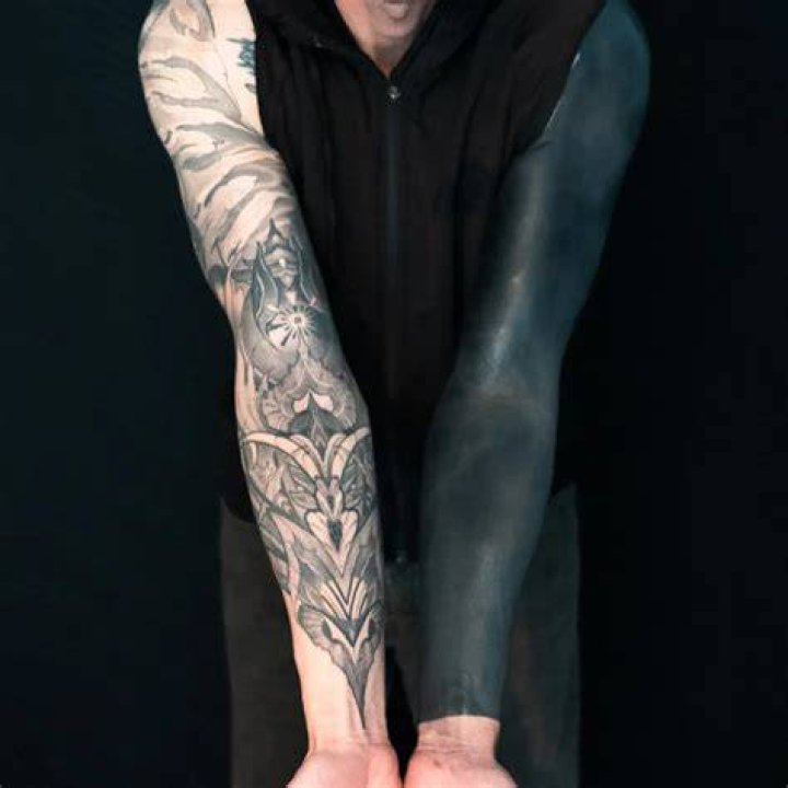 BLACKOUT SLEEVE G&Ouml;RMEX Blackwork Tattoo Artist London, UK