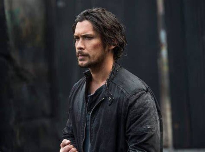 Bob Morley Bio, Net Worth, Married, Wife, Eliza Taylor, Eliza and Bob