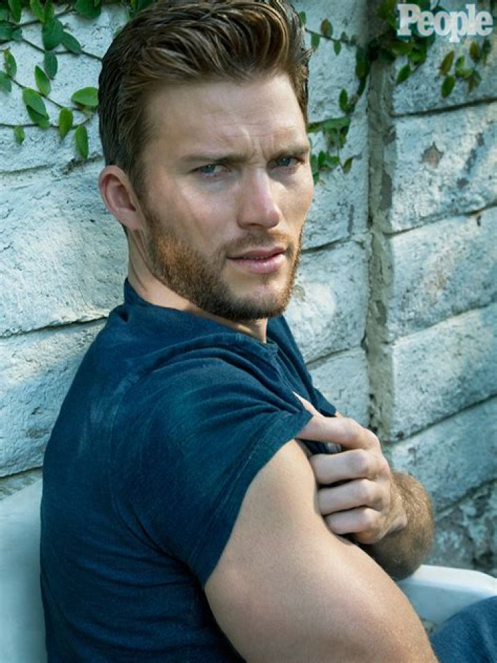 BOKISSONTHRONE Sexy Star Scott Eastwood sturms Davidoff Cool Water