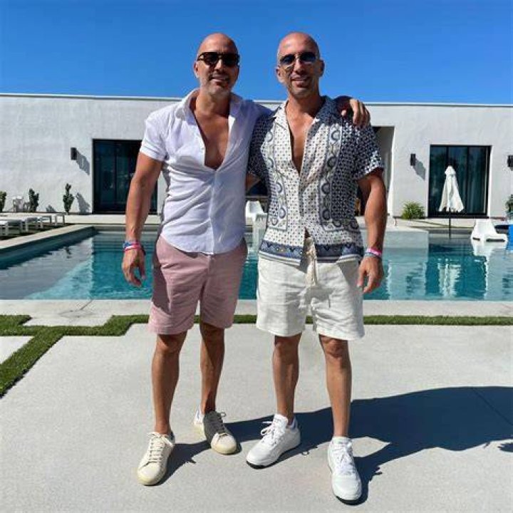 Brett Oppenheim Bio, net worth wiki, age, education, married, wife