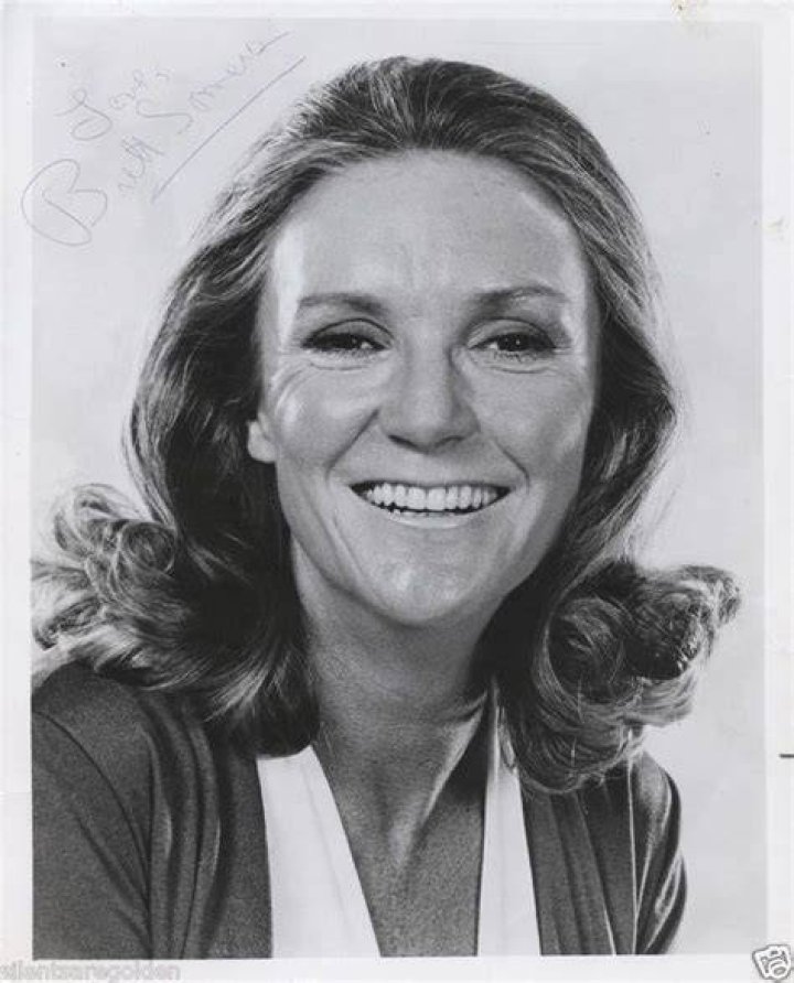 BRETT SOMERS autographed 8x10 photo RD33 BTG5488 Brett somers