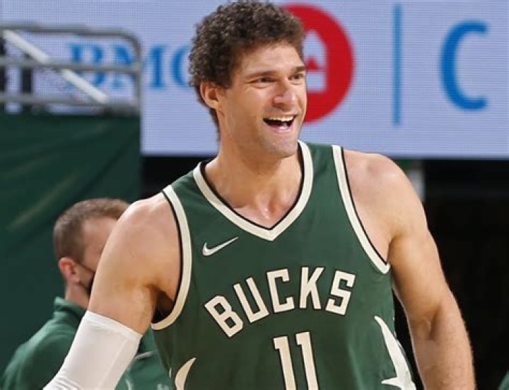 Brook Lopez Bio, Career, Age, Height, Relationship, Affairs, Net Worth