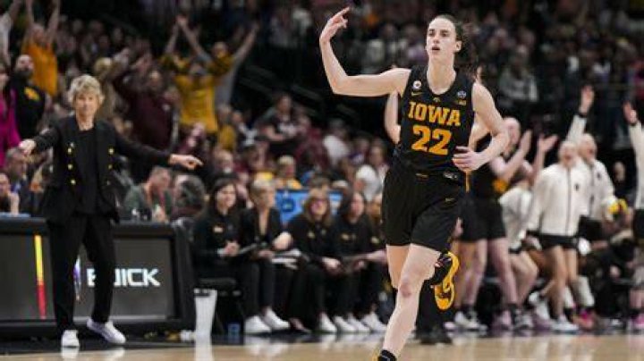 Caitlin Clark Leads Iowa to the Final Four, While L.S.U. Gets Past Its