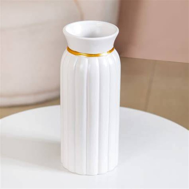 Classic Ceramic Vase for Ashes Red Aesthetic Urns Best modern Urns UK