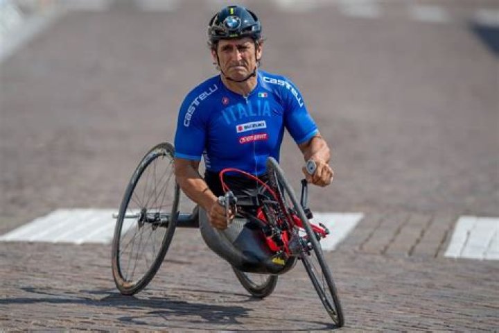 Come sta Alex Zanardi, il campione inizia a stare meglio progressi