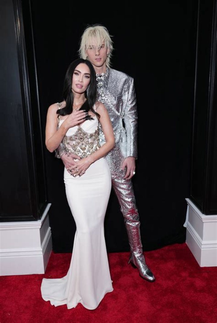 Concussed Megan Fox ditches brace at Grammys 2023 despite broken wrist