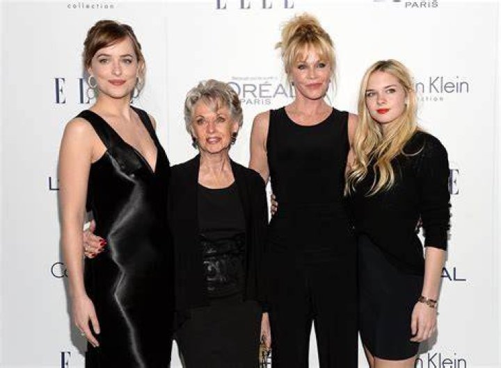 Dakota Johnson family siblings, parents, children, husband