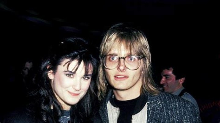 Demi Moore confiesa infidelidad a su primer esposo justo un día antes