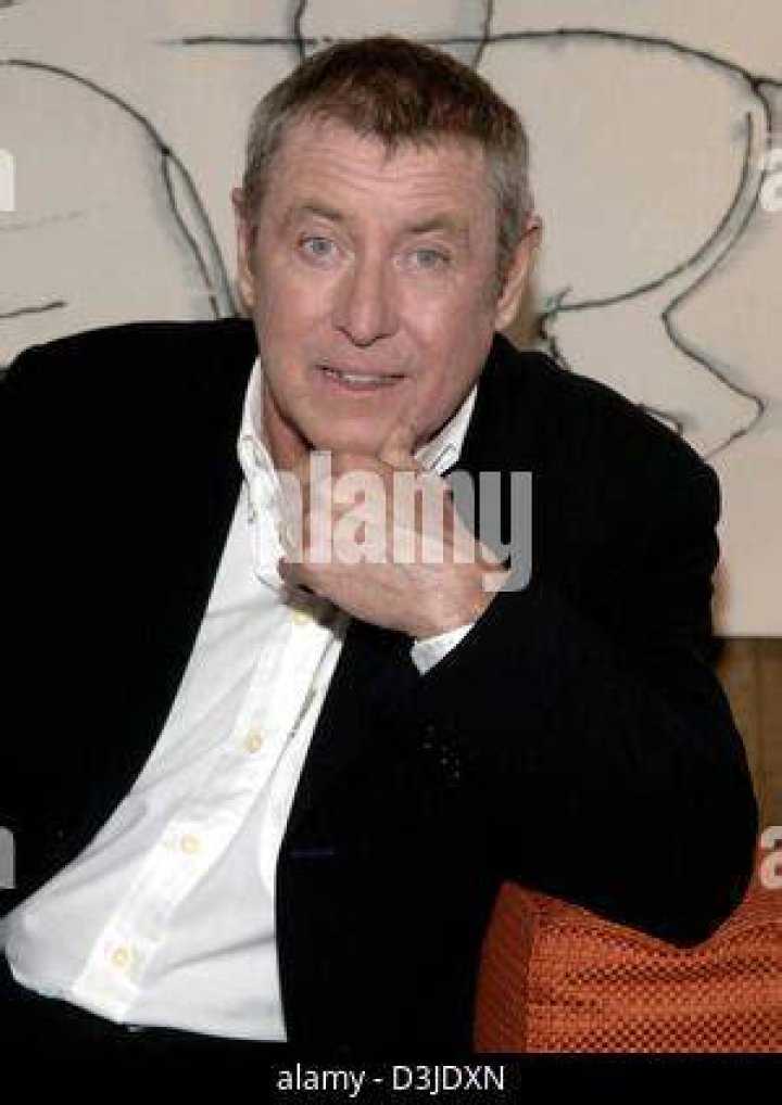 (dpa) British actor John Nettles looks into the camera in Hamburg