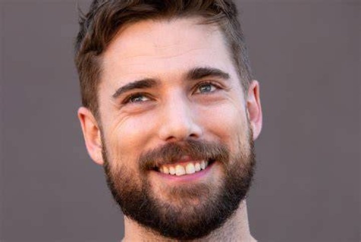 Dustin Milligan