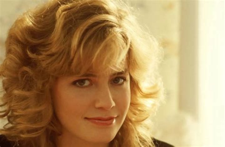 Elisabeth Shue photo 18 of 28 pics, wallpaper photo 303347 ThePlace2