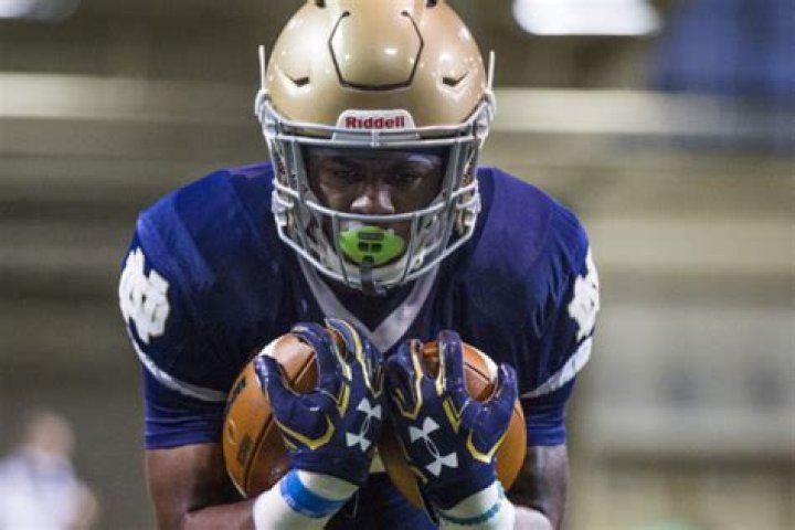 Fourstar athlete C.J. Holmes favoring Alabama and Tennessee
