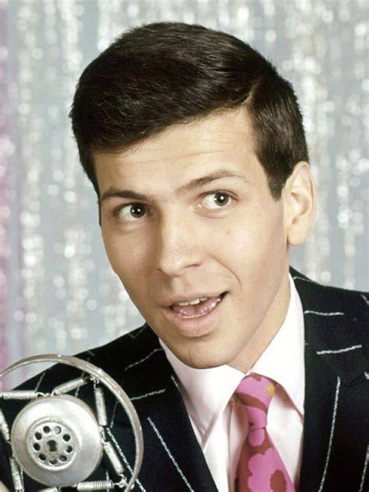 Frank Sinatra Jr. talks about tributes to his father's centennial Fun