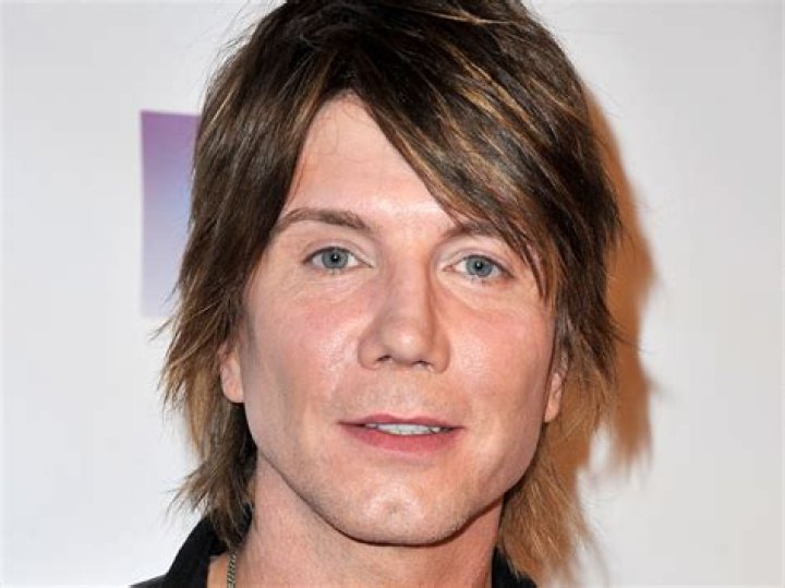 Goo Goo Dolls singer John Rzeznik to headline iHeartRadio benefit