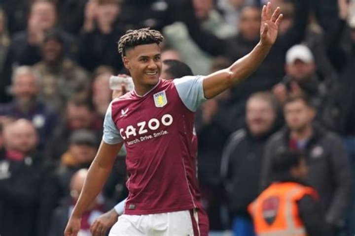 How does Ollie Watkins’ recent scoring run compare to his England