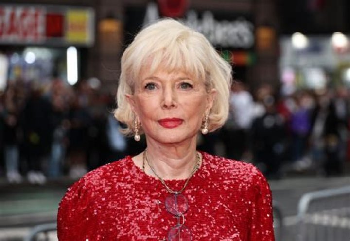 How Old Is Lesley Stahl? On "60 Minutes," Aaron Latham, CoHost Lesley