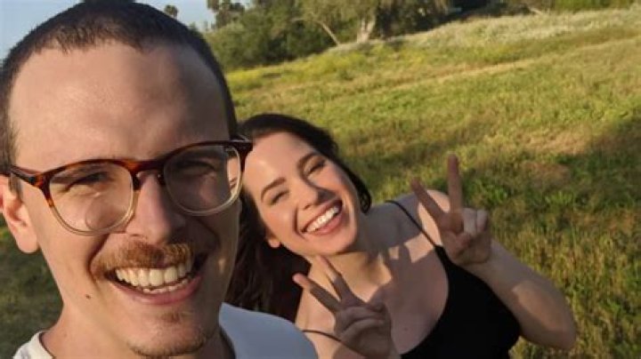 iDubbbz Girlfriend/Wife Who Is Anisa Jomha? Wikis, Celebrity Bios & More
