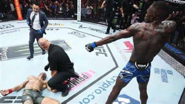 Israel Adesanya's vriendin Weet alles over het relatieleven van The