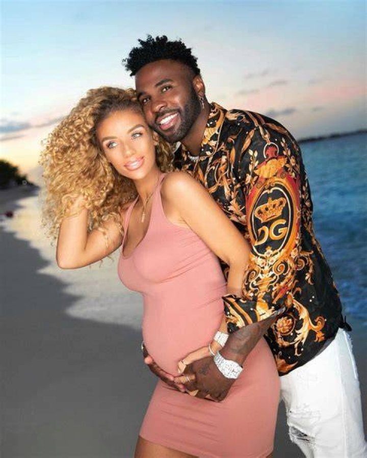 Jason Derulo expecting his first child with girlfriend Jena Frumes as
