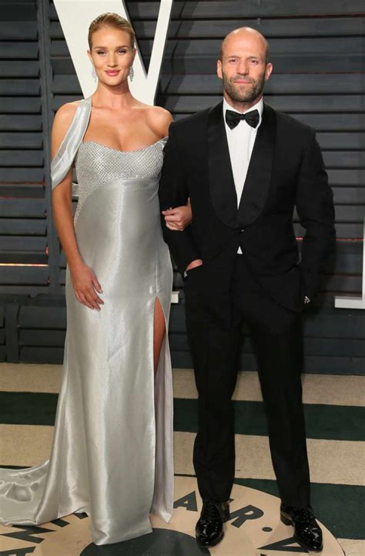Jason Statham and His Wife jason statham with his wife image 2