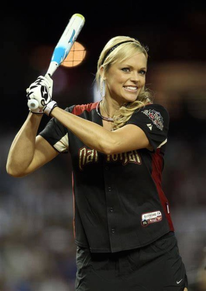 Jennie Finch Height, Weight, Age, Body Statistics Healthy Celeb