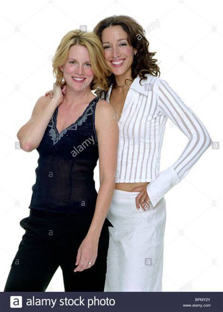 Jennifer Beals and Laurel Holloman The l word, Jennifer beals, Cute