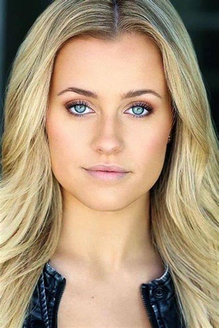 Jessica Lord, List best free movies Find Me In Paris Season 1, Party