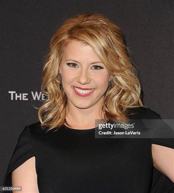 JODIE SWEETIN at The Weinstein Company & Netflix Golden Globe 2016