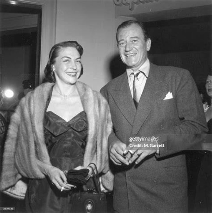 John Wayne & 2nd wife Esperanza Baur (married 19461954) John wayne