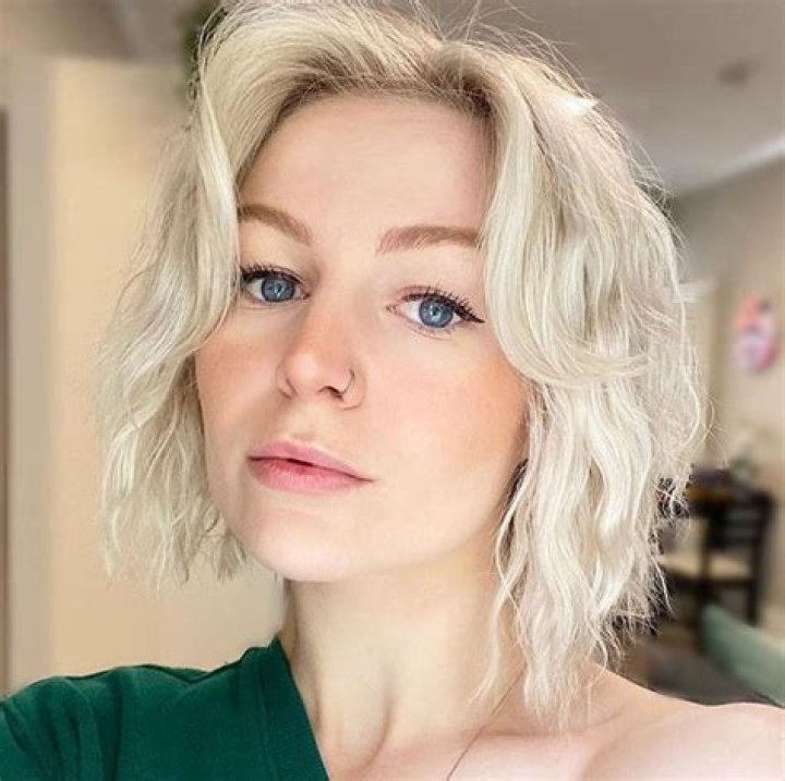 Kallmekris Kris Collins Wiki, Age, Height, Parents, Boyfriend, Net