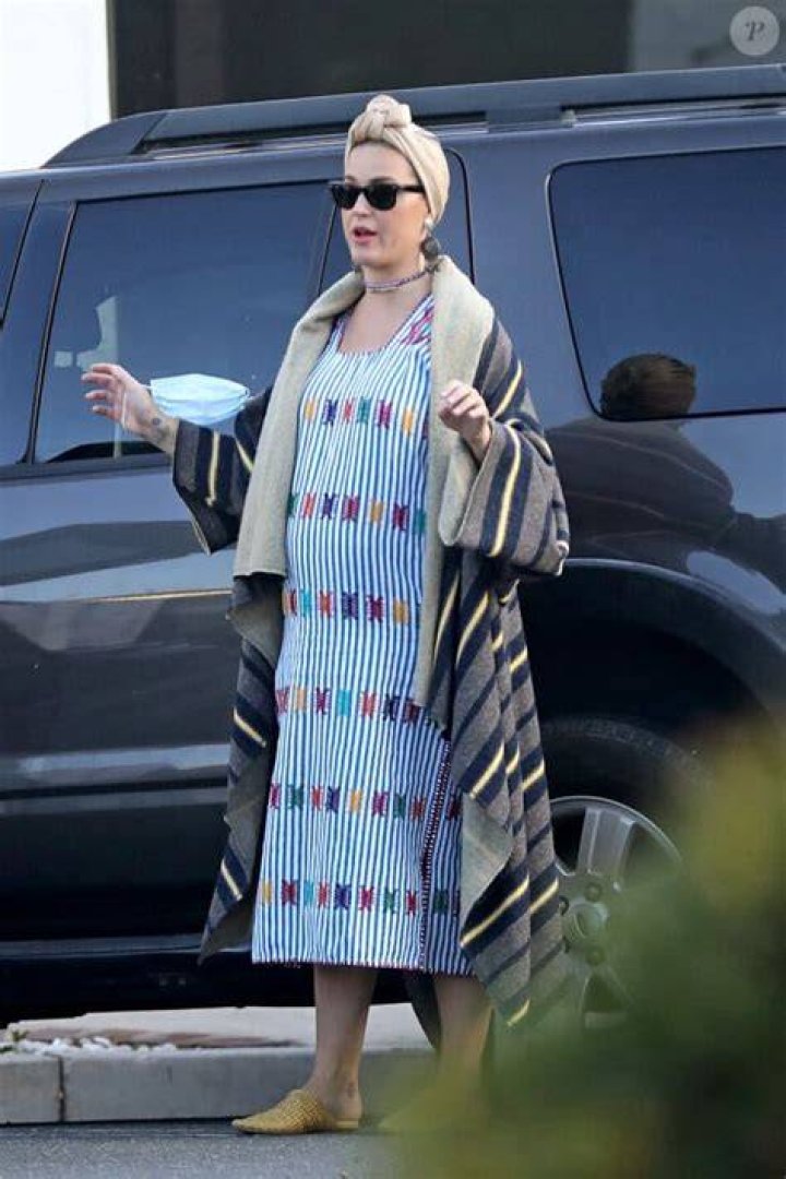Katy Perry enceinte, attend son premier enfant avec Orlando Bloom Crumpe