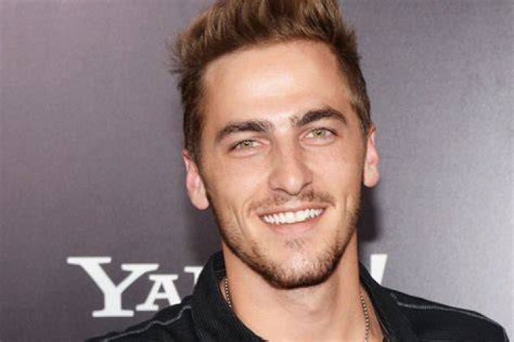 Kendall Schmidt Net Worth Height and Weight, Girlfriend, Bio