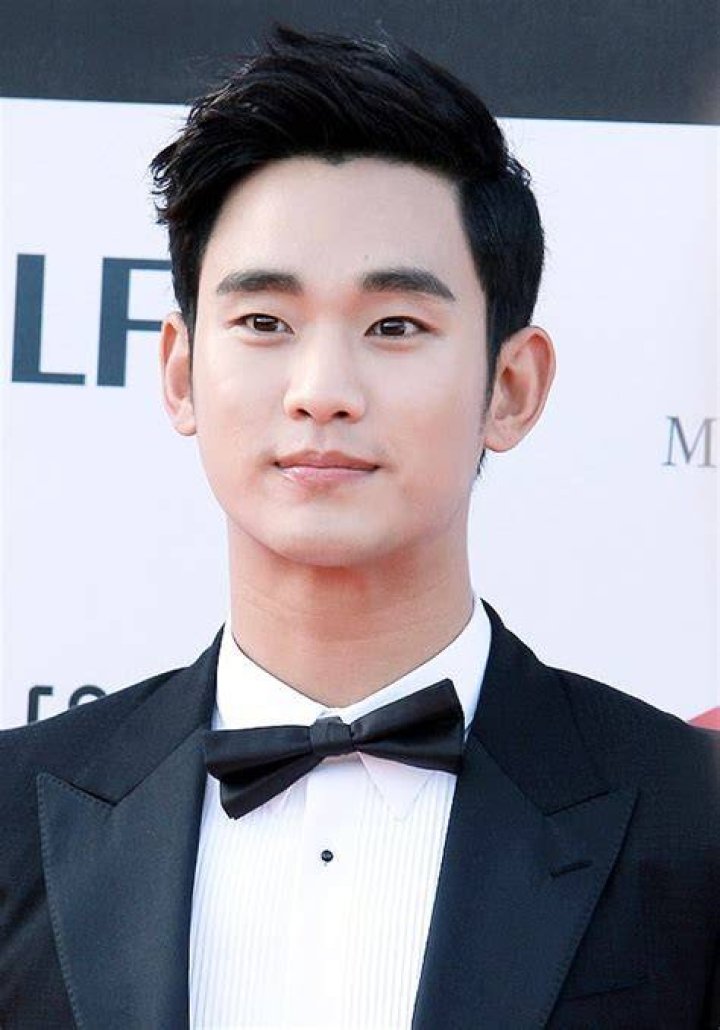 Kim Soo Hyun Biography Net Worth Age Height Siblings Awards Wife www