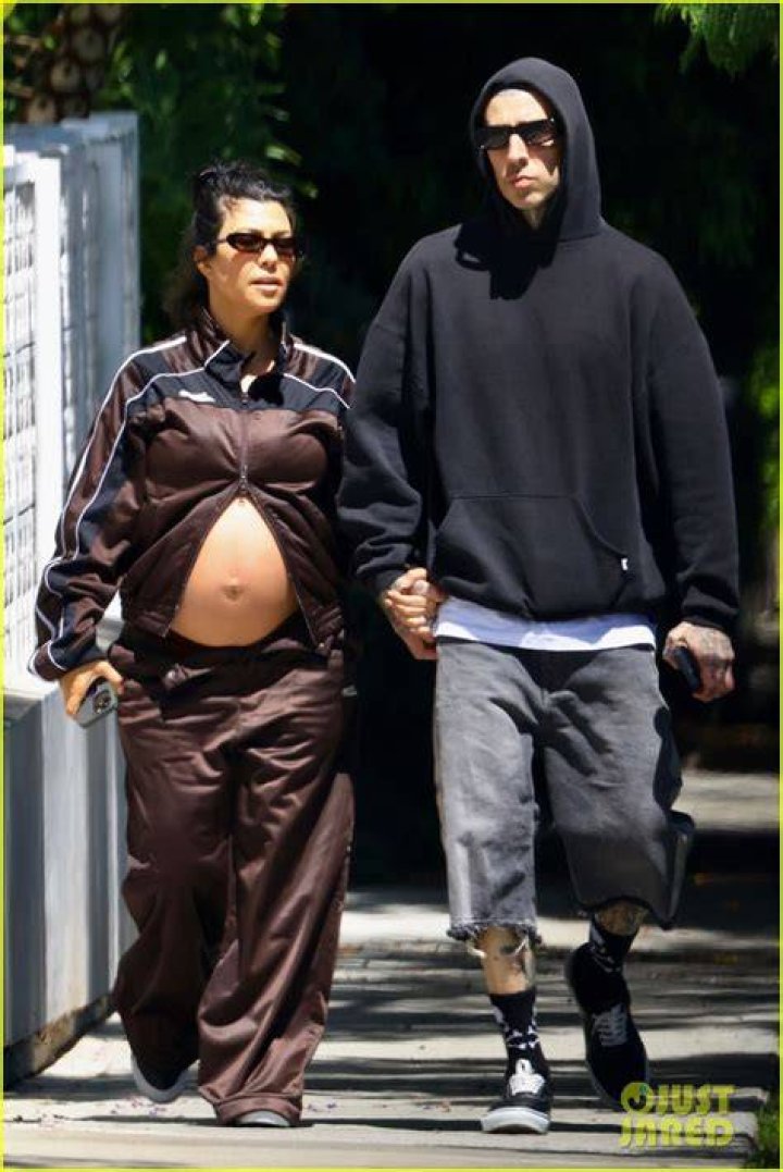 Kourtney Kardashian’s Best Baby Bump Moments Through The Years Pics