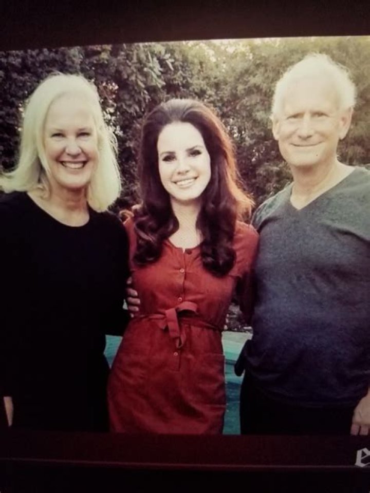 Lana Del Reys Mother