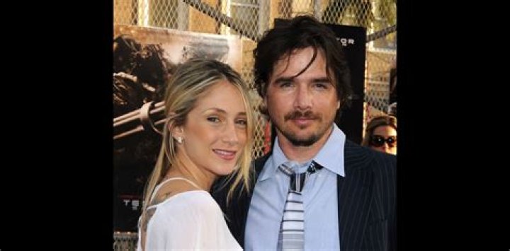 Le divorce entre Matthew Settle (photo) et son épouse Naama Nativ a