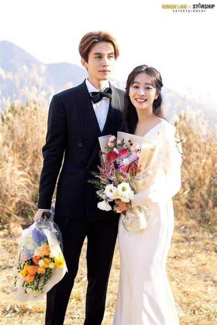Lee Dong Wook Wife / Lee Dong Wook Wikipedia 2 636 950 tykkäystä · 63
