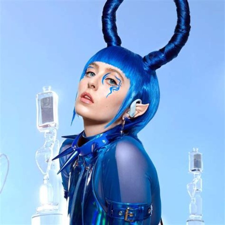 Listen to Ashnikko's new track 'Cry' featuring Grimes 15 Minute News