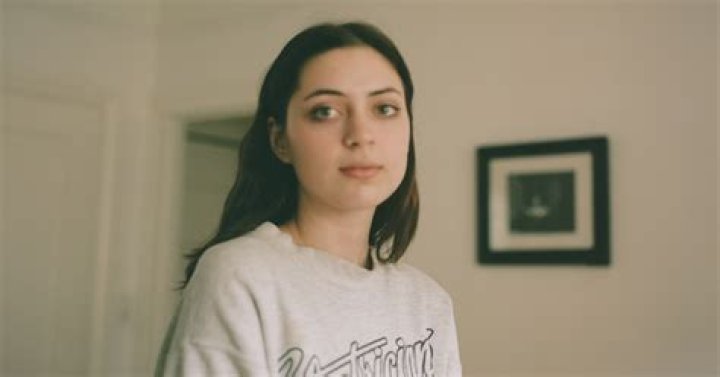 Lizzy McAlpine Is Finding Her Own Way WERS 88.9FM