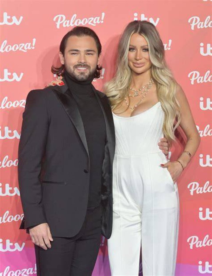 Love Island Olivia Attwood's mother and sister defend her Daily Mail