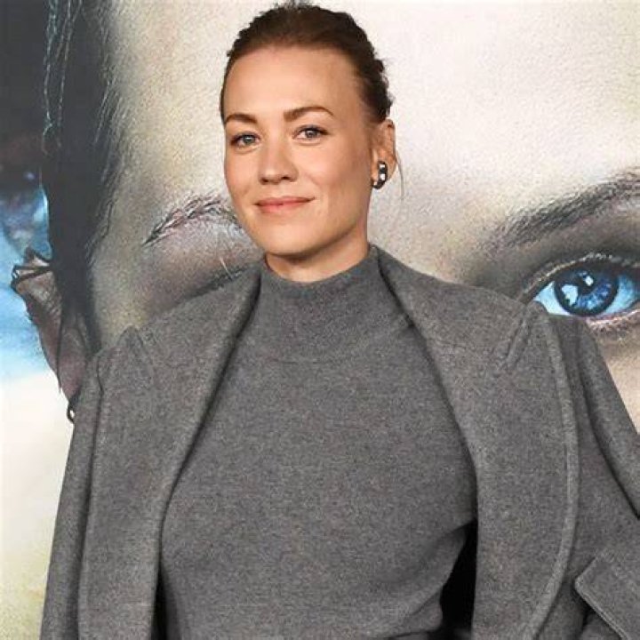 &lsquo;The Handmaid&rsquo;s Tale&rsquo; Star Yvonne Strahovski Gives Birth to Baby Boy
