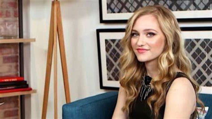 Maggie Sajak bio, age, parents, brother, boyfriend, & career Biography Talks