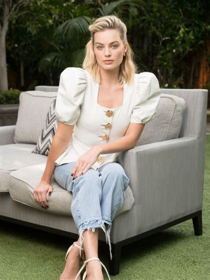 Margot Robbie Photoshoot for USA Today 2018 (More Photos) &bull; CelebMafia
