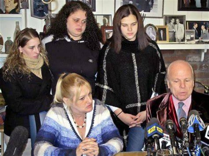 Mari Gilbert Killed Daughter Sarra Had Schizophrenia, Attorney Says